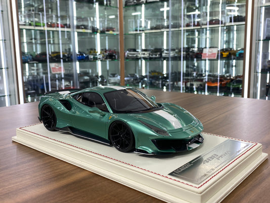 1/18 Resin Ferrari 488 Pista Metallic green, white stripe – Davis & Giovanni | Limited 20 pcs