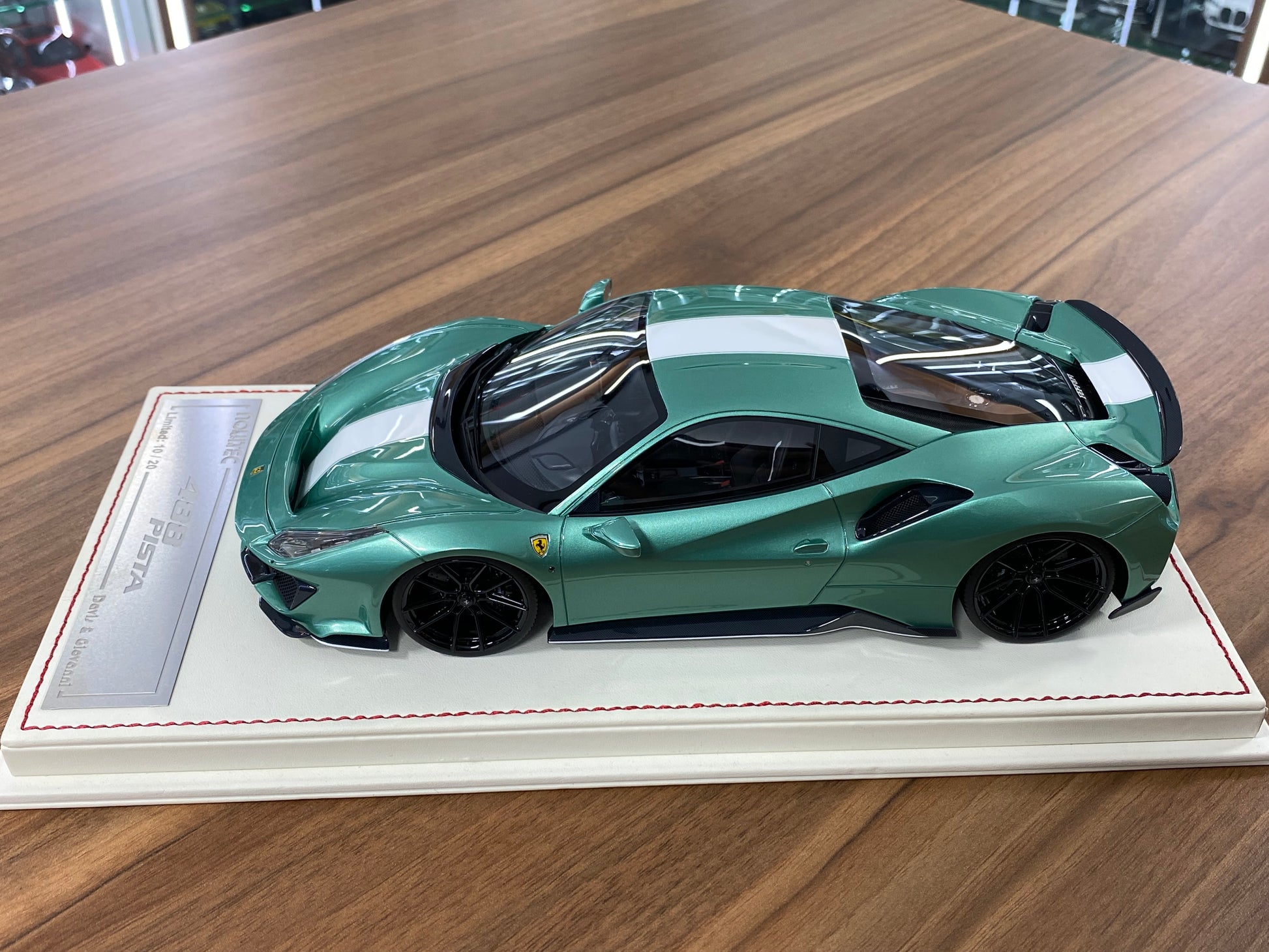1/18 Resin Ferrari 488 Pista Metallic green, white stripe – Davis & Giovanni | Limited 20 pcs
