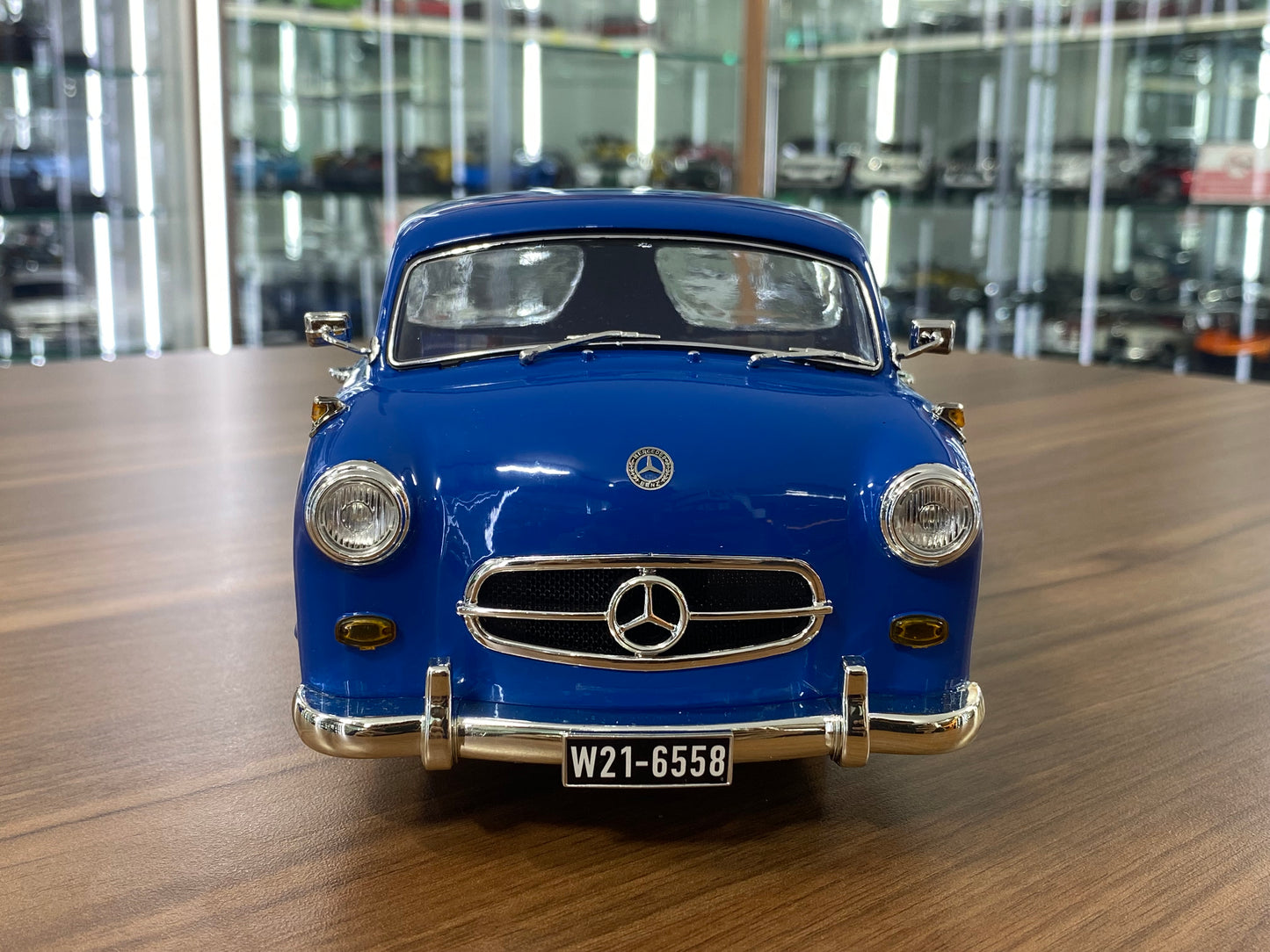 1/18 Diecast - Mercedes-Benz W21 Das Blaue Wunder Rennatransporter Werk83