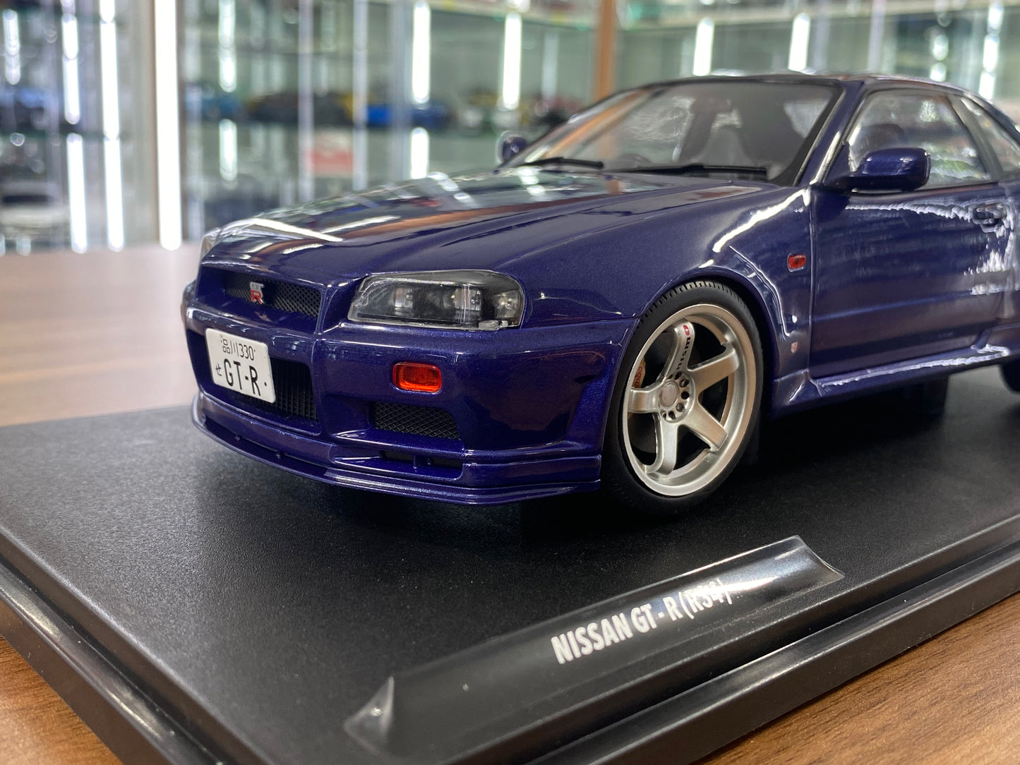 Diecast Nissan GT-R R34 Skyline Dark Blue 1/18 1999 by Solido Model Car