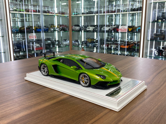 1/18 Resin Davis & Giovanni Lamborghini AVENTADOR LP 720-4 SV LB Performance with Verde Dorado, metallic yellow stripe Limited Edition - 6 pcs