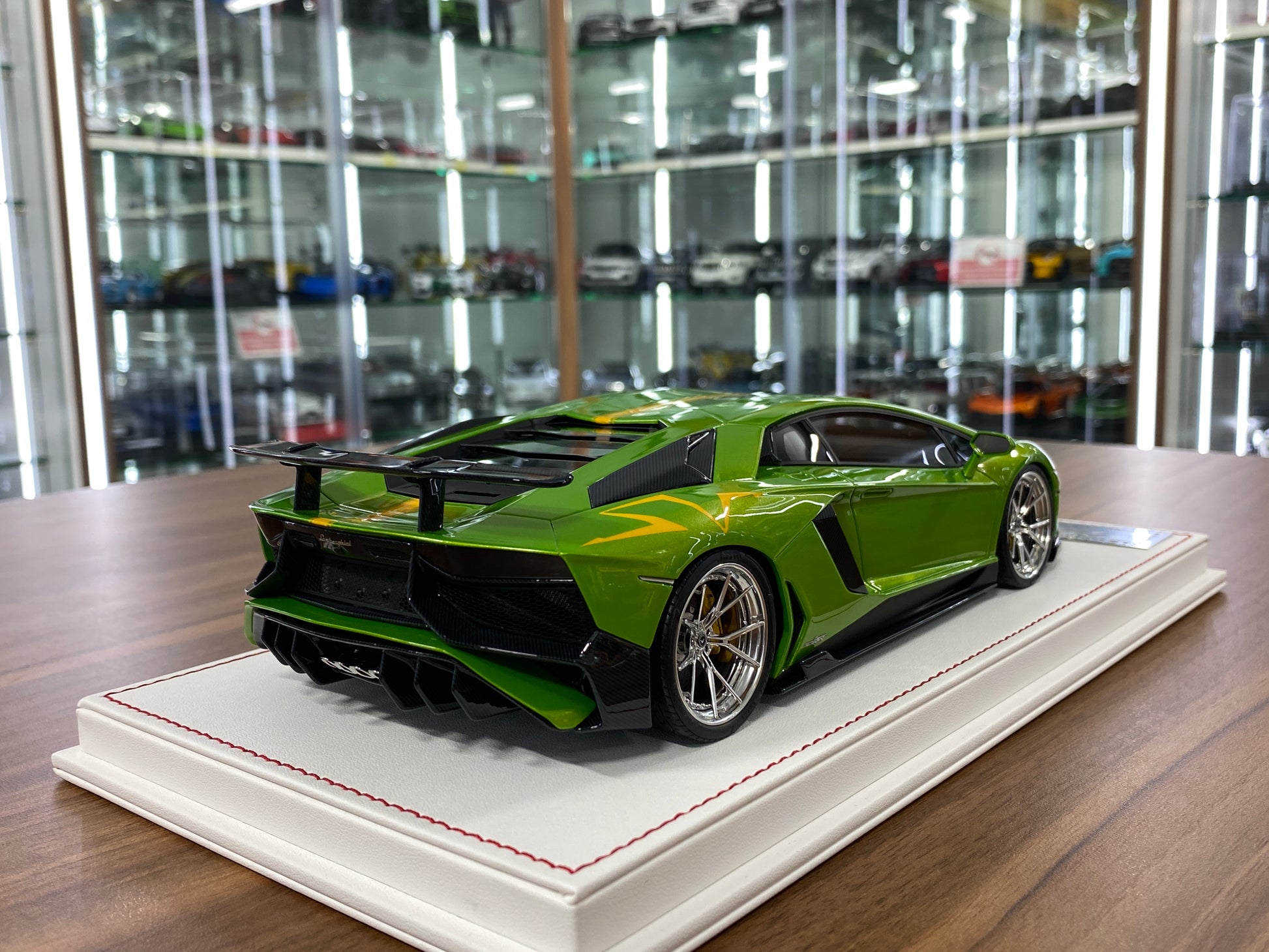 1/18 Resin Davis & Giovanni Lamborghini AVENTADOR LP 720-4 SV LB Performance with Verde Dorado, metallic yellow stripe Limited Edition - 6 pcs