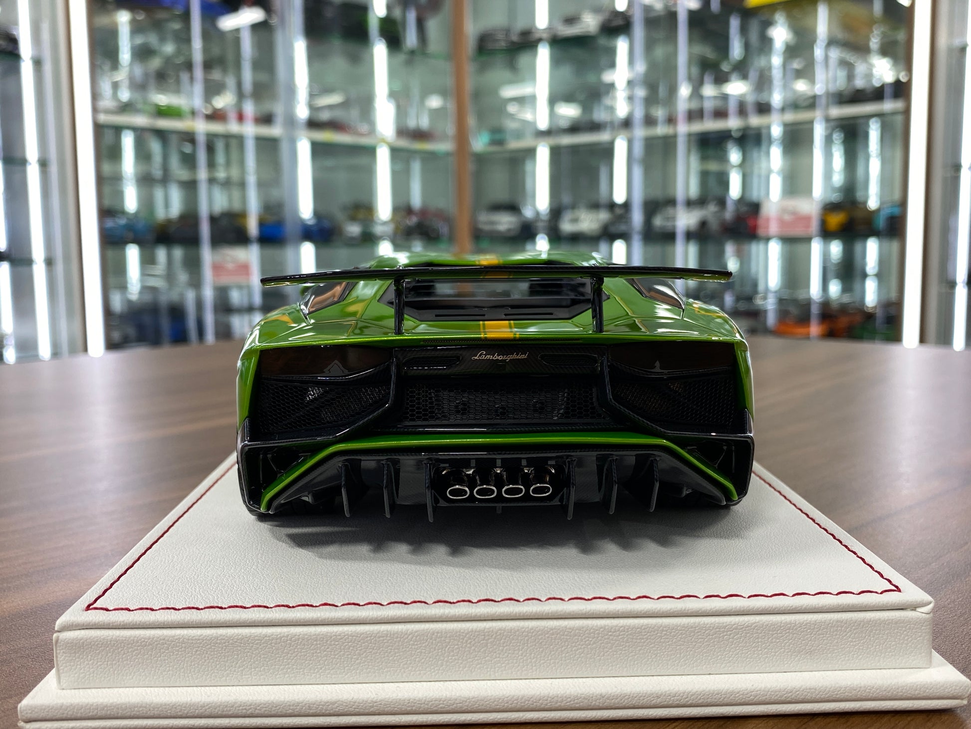 1/18 Resin Davis & Giovanni Lamborghini AVENTADOR LP 720-4 SV LB Performance with Verde Dorado, metallic yellow stripe Limited Edition - 6 pcs