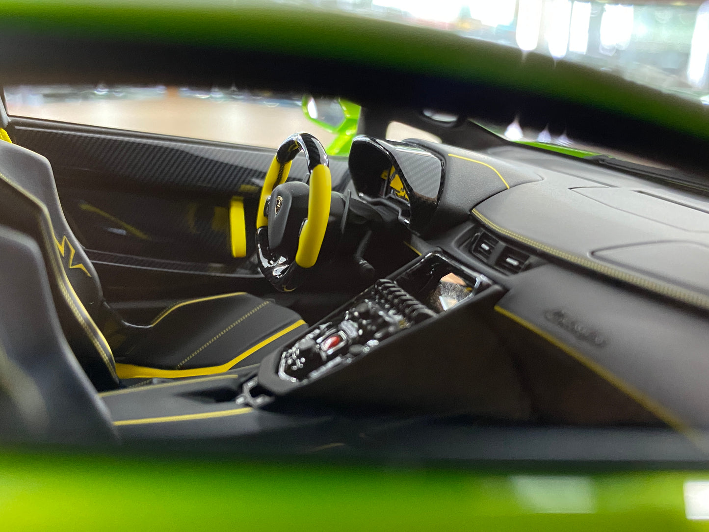 1/18 Resin Davis & Giovanni Lamborghini AVENTADOR LP 720-4 SV LB Performance with Verde Dorado, metallic yellow stripe Limited Edition - 6 pcs