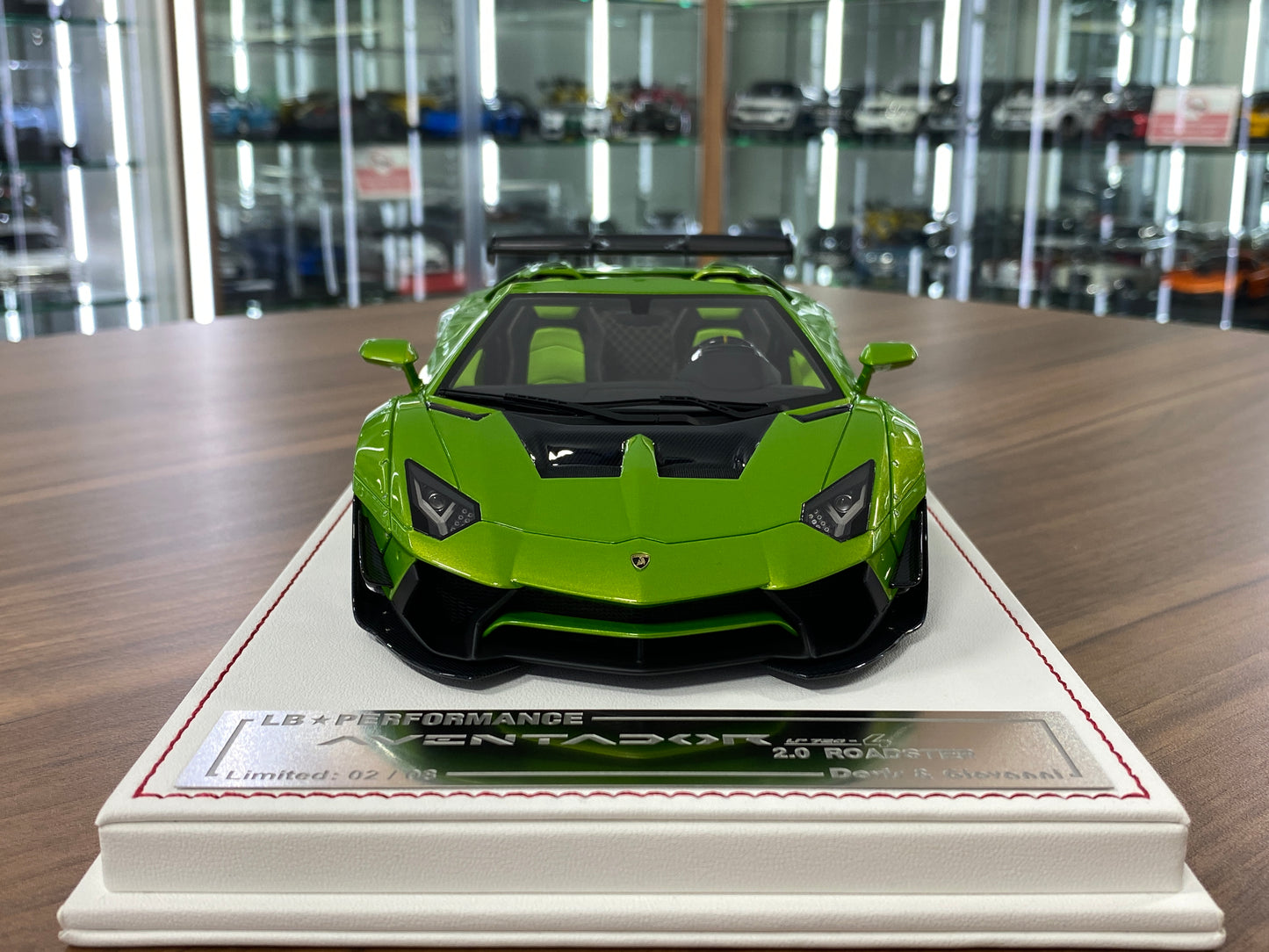1/18 Resin Davis & Giovanni Lamborghini AVENTADOR LP 720-4 Roadster LB Performance with Verde Dorado Limited Edition - 8 pcs