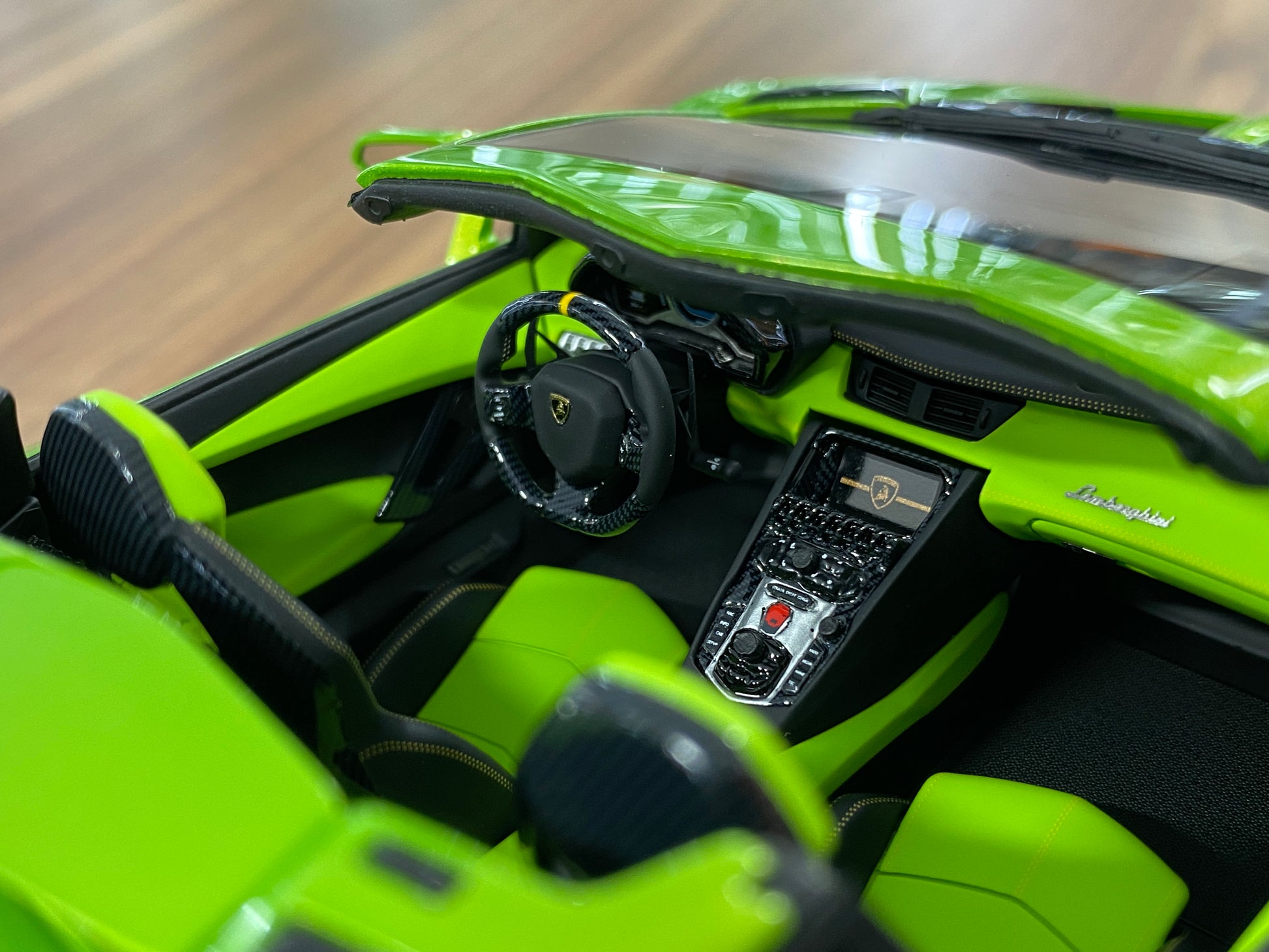 1/18 Resin Davis & Giovanni Lamborghini AVENTADOR LP 720-4 Roadster LB Performance with Verde Dorado Limited Edition - 8 pcs