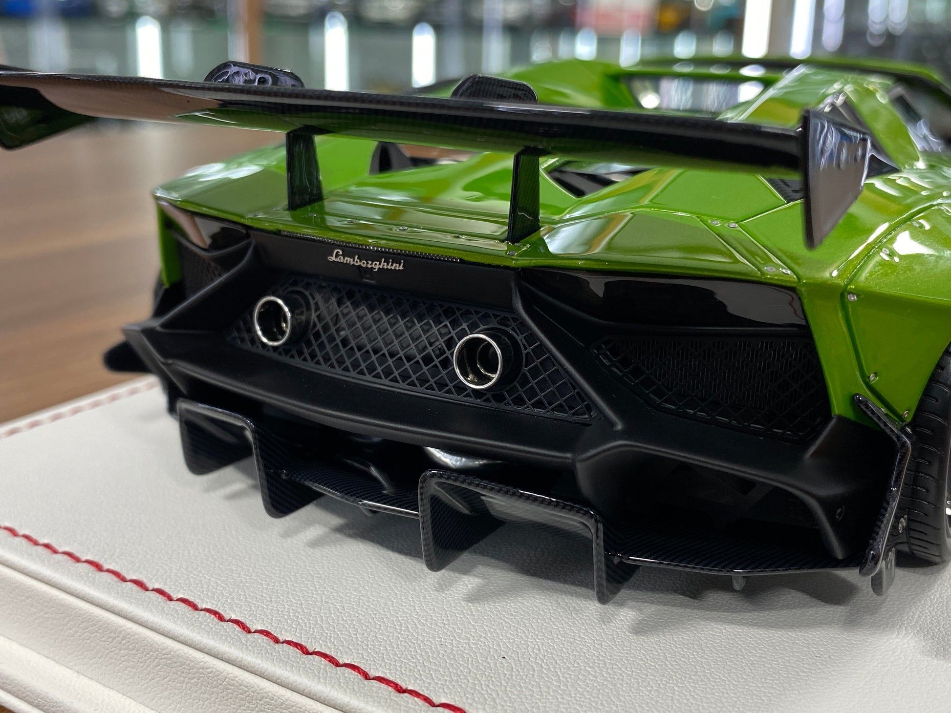 1/18 Resin Davis & Giovanni Lamborghini AVENTADOR LP 720-4 Roadster LB Performance with Verde Dorado Limited Edition - 8 pcs