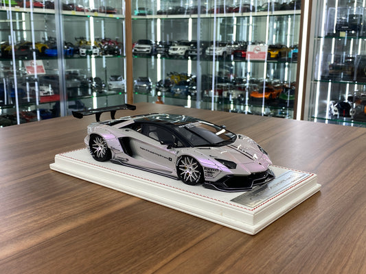 1/18 Resin Davis & Giovanni Lamborghini AVENTADOR LP 720-4 SV LB Performance with Pearl Silver Limited Edition - 10 pcs