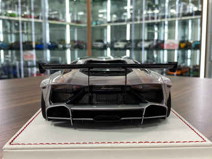 1/18 Resin Davis & Giovanni Lamborghini AVENTADOR LP 720-4 LB Performance with Pearl Silver Limited Edition - 10 pcs