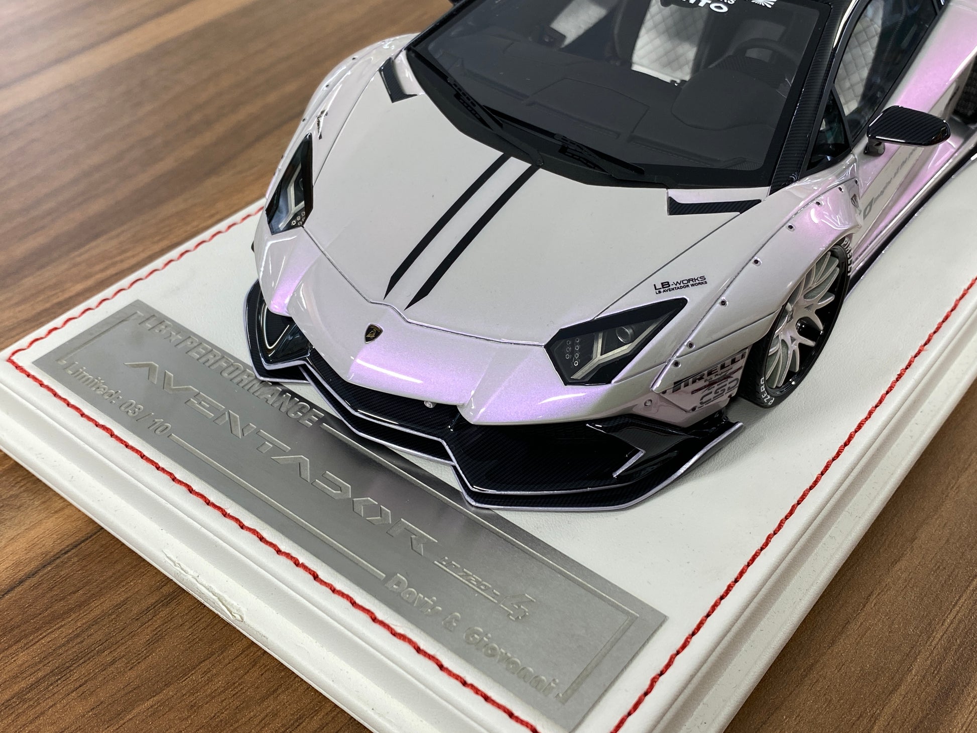 1/18 Resin Davis & Giovanni Lamborghini AVENTADOR LP 720-4 LB Performance with Pearl Silver Limited Edition - 10 pcs