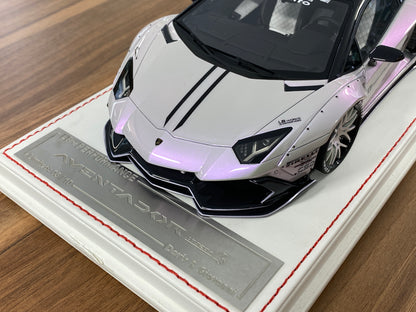 1/18 Resin Davis & Giovanni Lamborghini AVENTADOR LP 720-4 LB Performance with Pearl Silver Limited Edition - 10 pcs