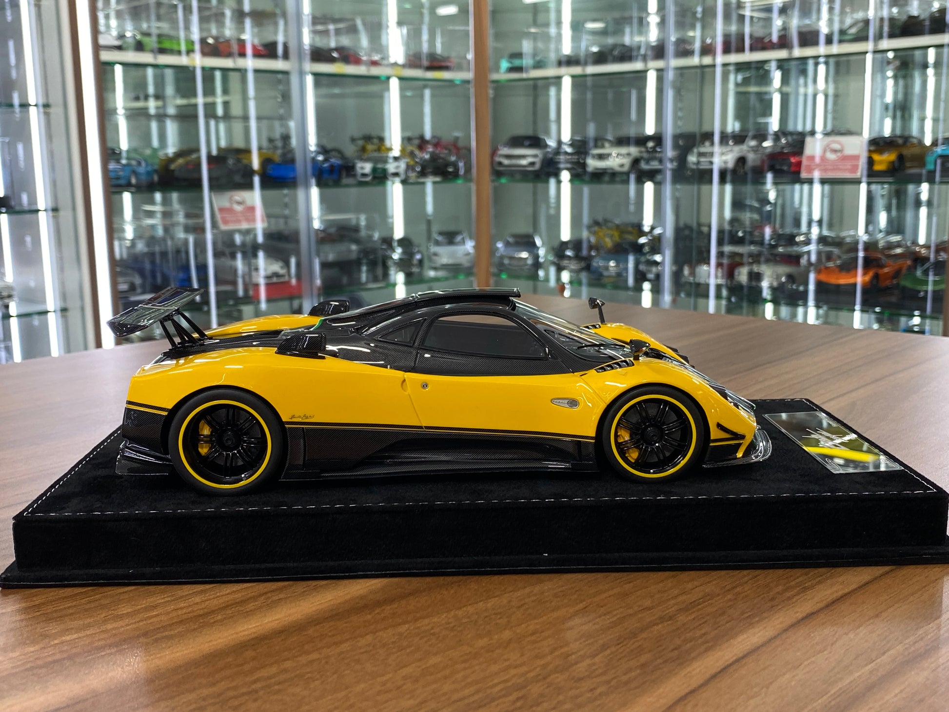 1/18 HH Model Pagani Zonda Cinque Yellow/Carbon Fiber Resin | Limited 30 pcs