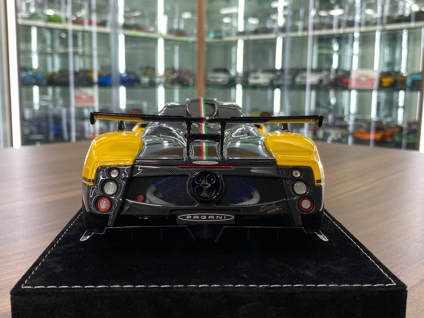 1/18 HH Model Pagani Zonda Cinque Yellow/Carbon Fiber Resin | Limited 30 pcs