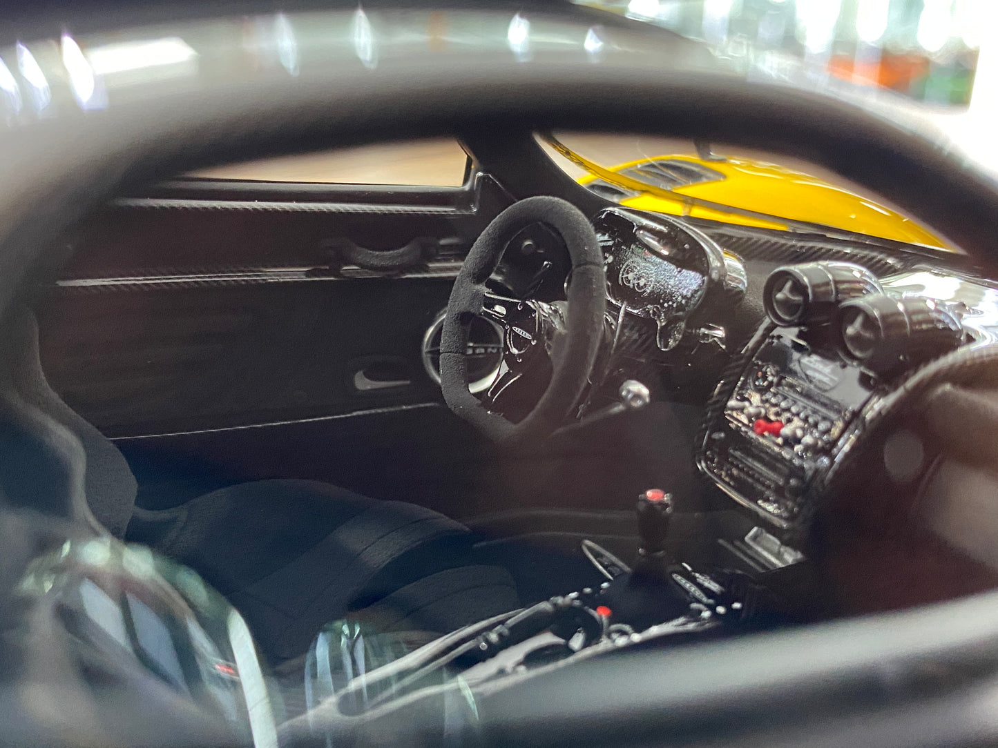 1/18 HH Model Pagani Zonda Cinque Yellow/Carbon Fiber Resin | Limited 30 pcs