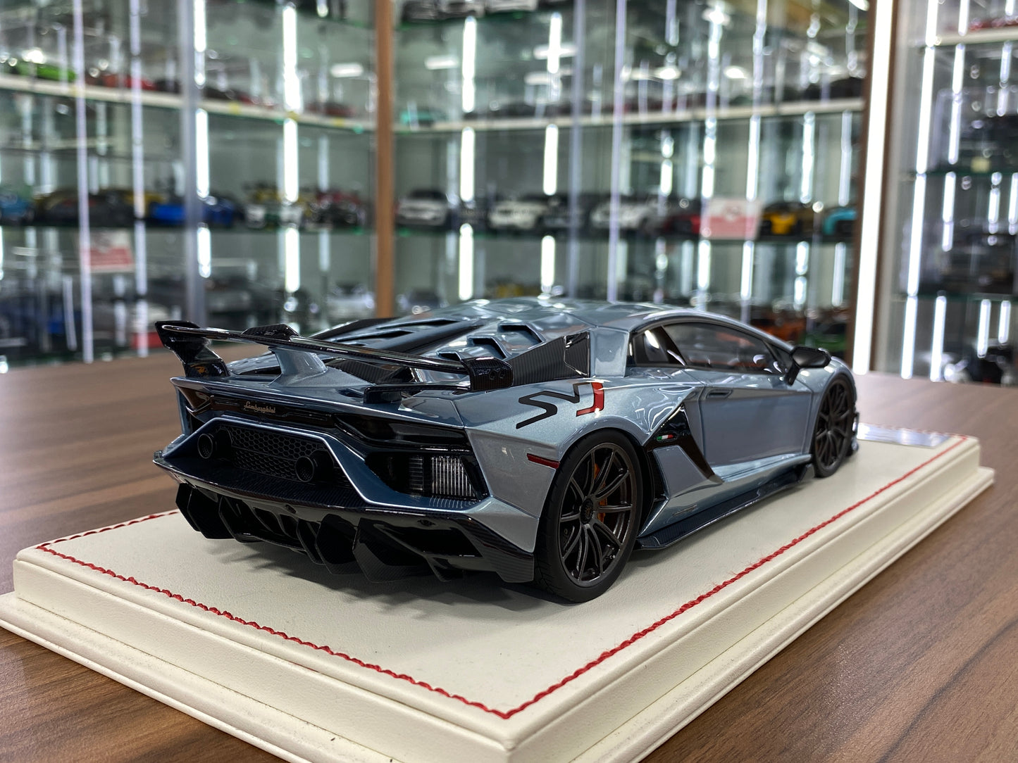 1/18 Resin Davis & Giovanni Lamborghini Aventador SVJ Light Metallic Silver Limited 10 Pcs