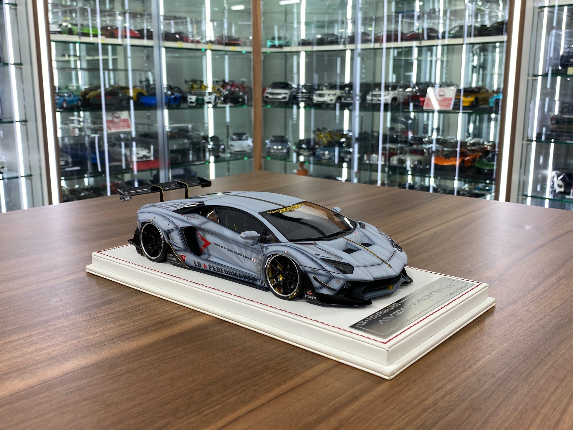 1/18 Davis & Giovanni Lamborghini Aventador 2.0 LB Performance Resin - Matt grey , Zero Fighter