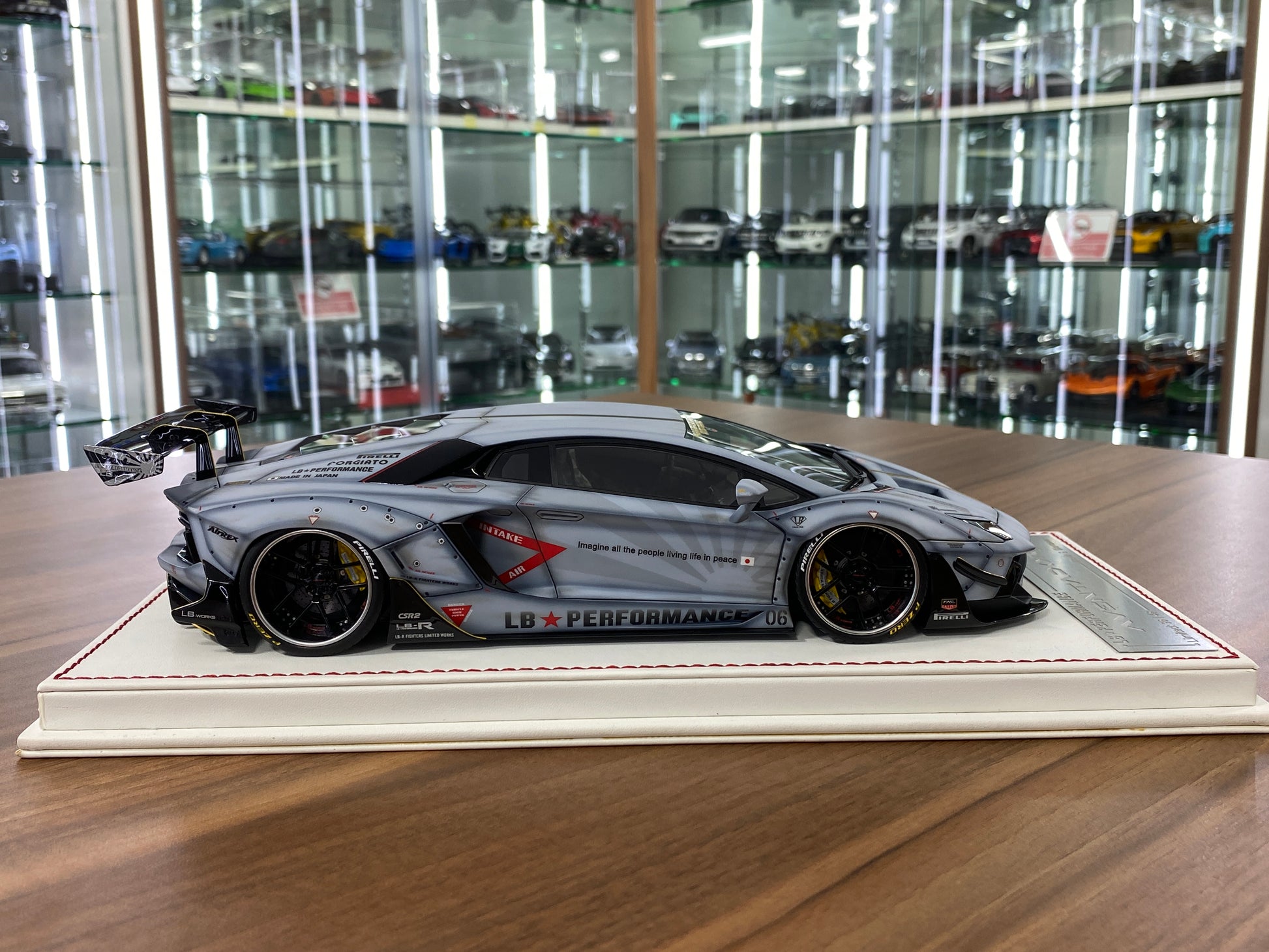 1/18 Davis & Giovanni Lamborghini Aventador 2.0 LB Performance Resin - Matt grey , Zero Fighter