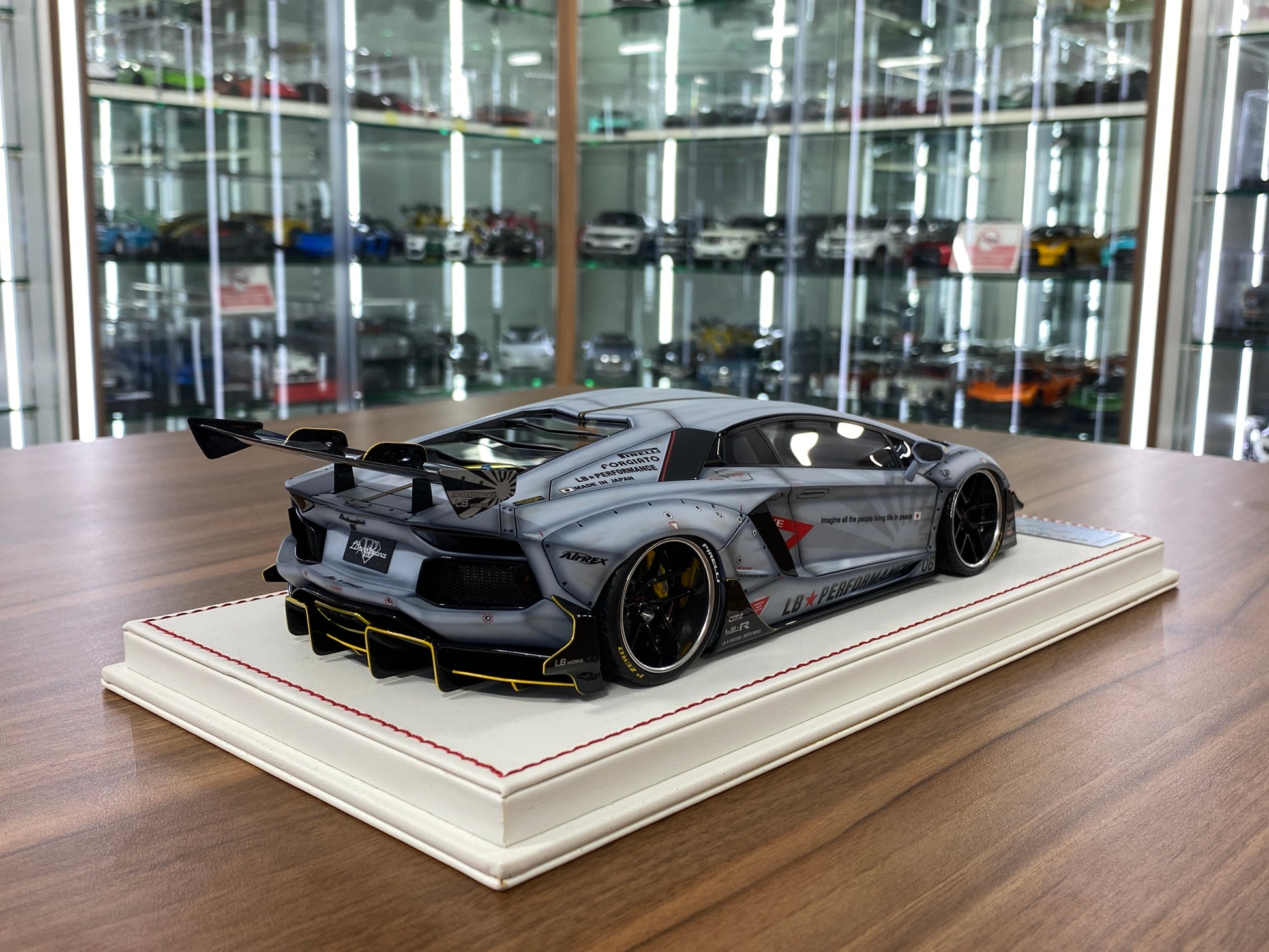 1/18 Davis & Giovanni Lamborghini Aventador 2.0 LB Performance Resin - Matt grey , Zero Fighter