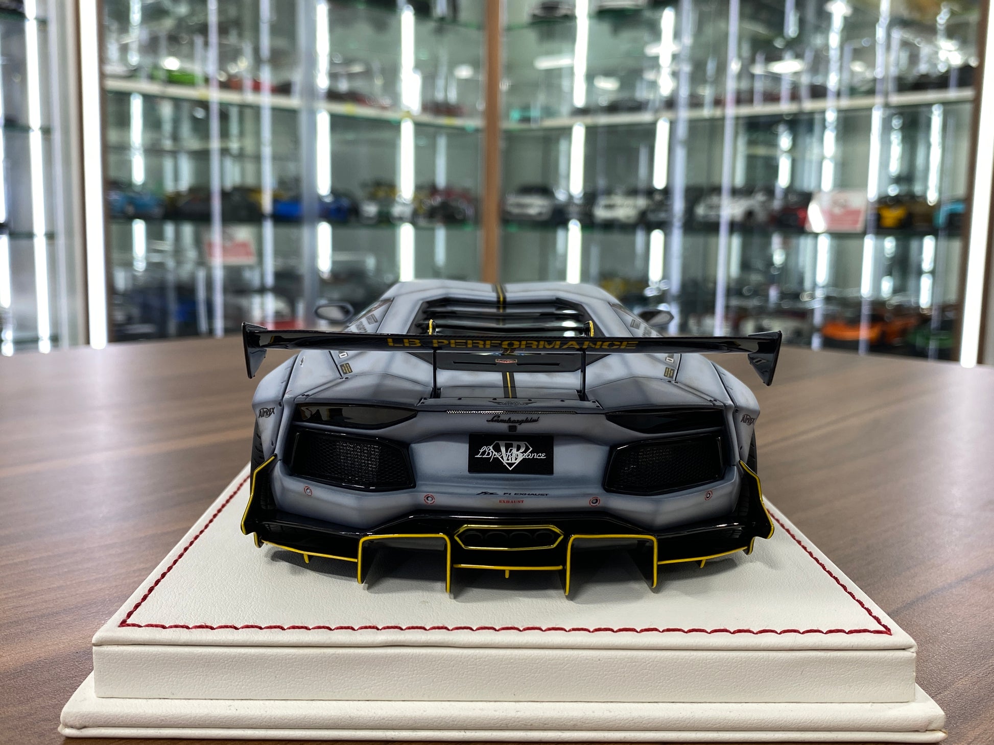 1/18 Davis & Giovanni Lamborghini Aventador 2.0 LB Performance Resin - Matt grey , Zero Fighter