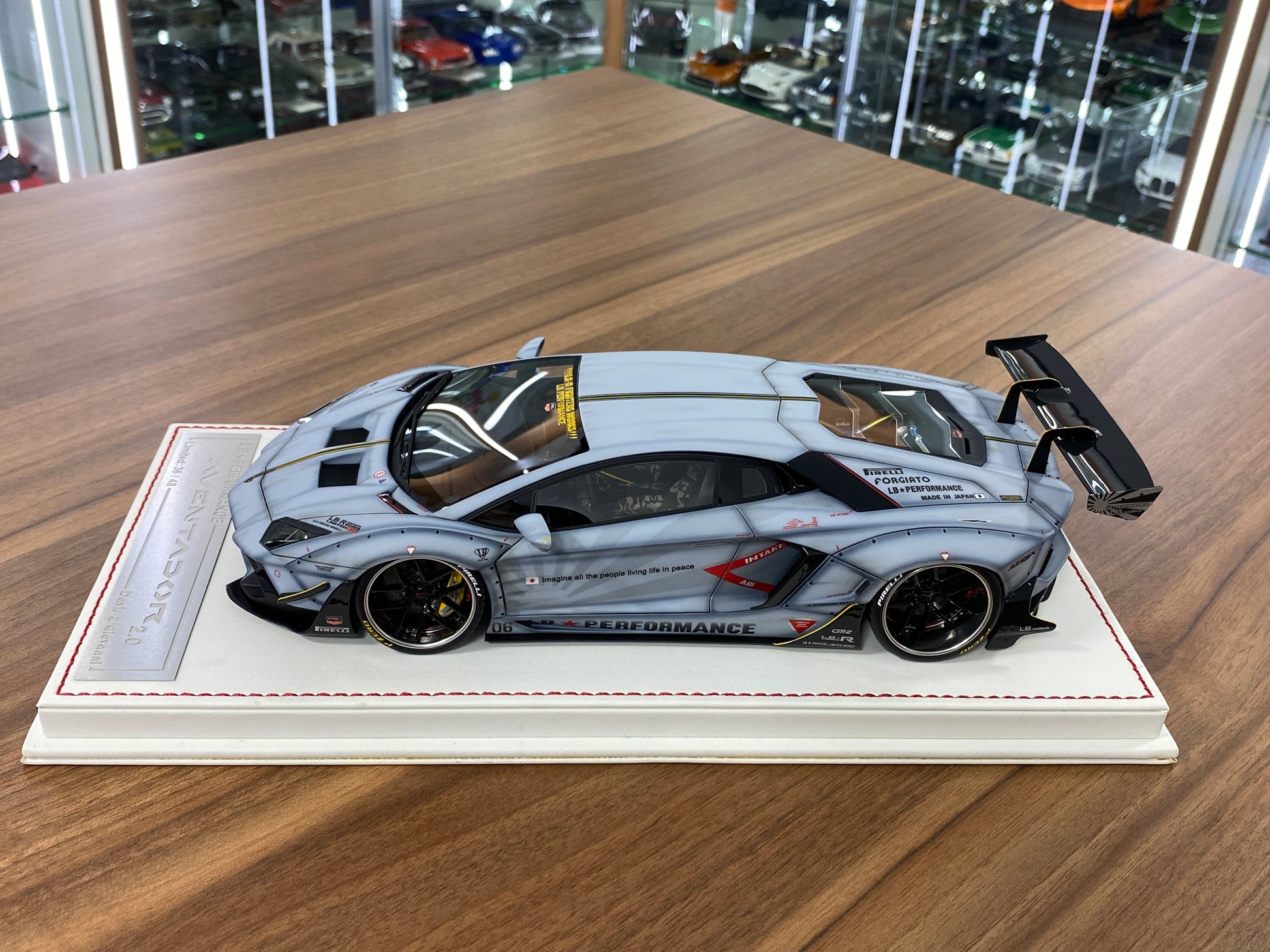 1/18 Davis & Giovanni Lamborghini Aventador 2.0 LB Performance Resin - Matt grey , Zero Fighter