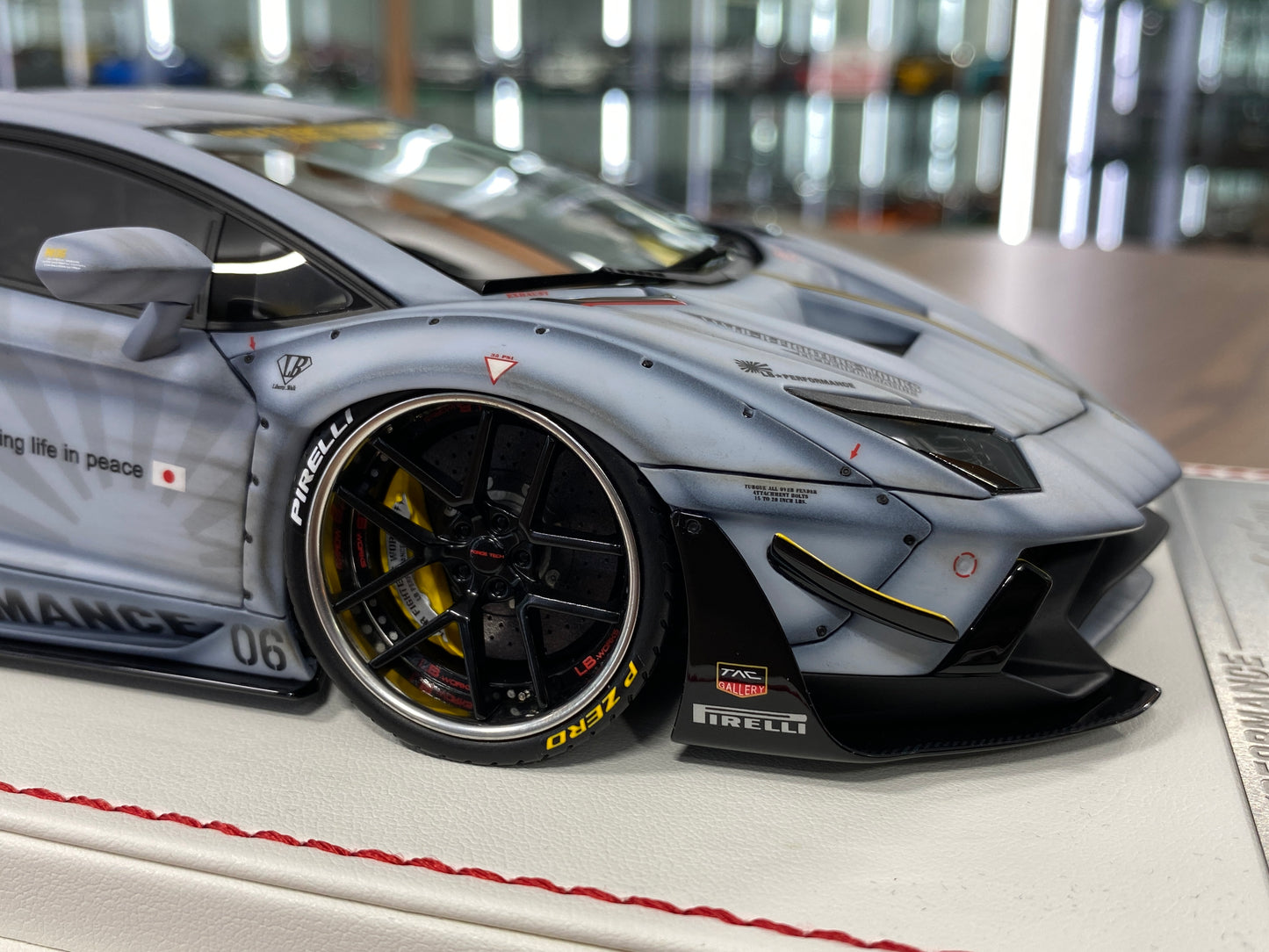 1/18 Davis & Giovanni Lamborghini Aventador 2.0 LB Performance Resin - Matt grey , Zero Fighter