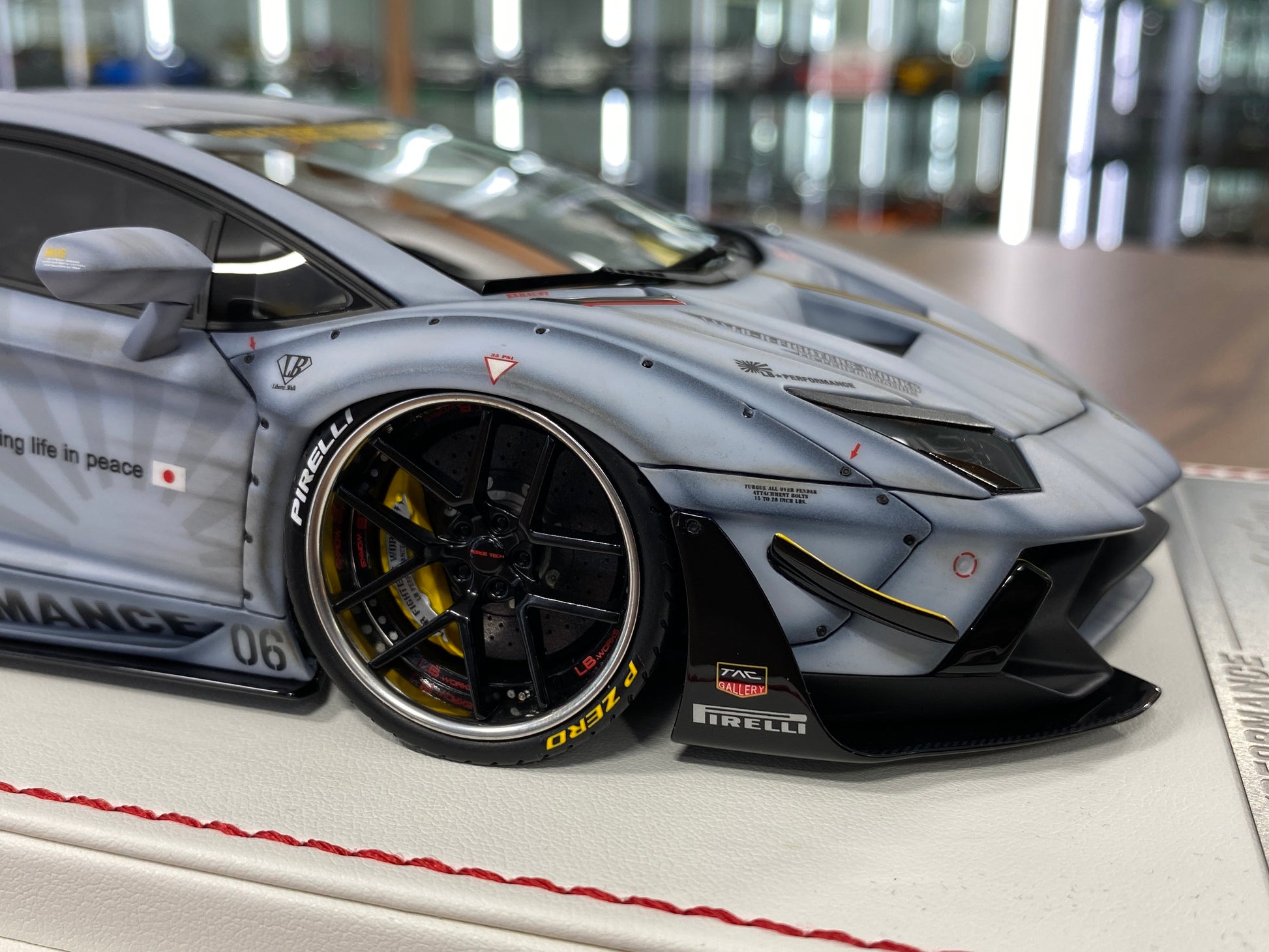 1/18 Davis & Giovanni Lamborghini Aventador 2.0 LB Performance Resin - Matt grey , Zero Fighter
