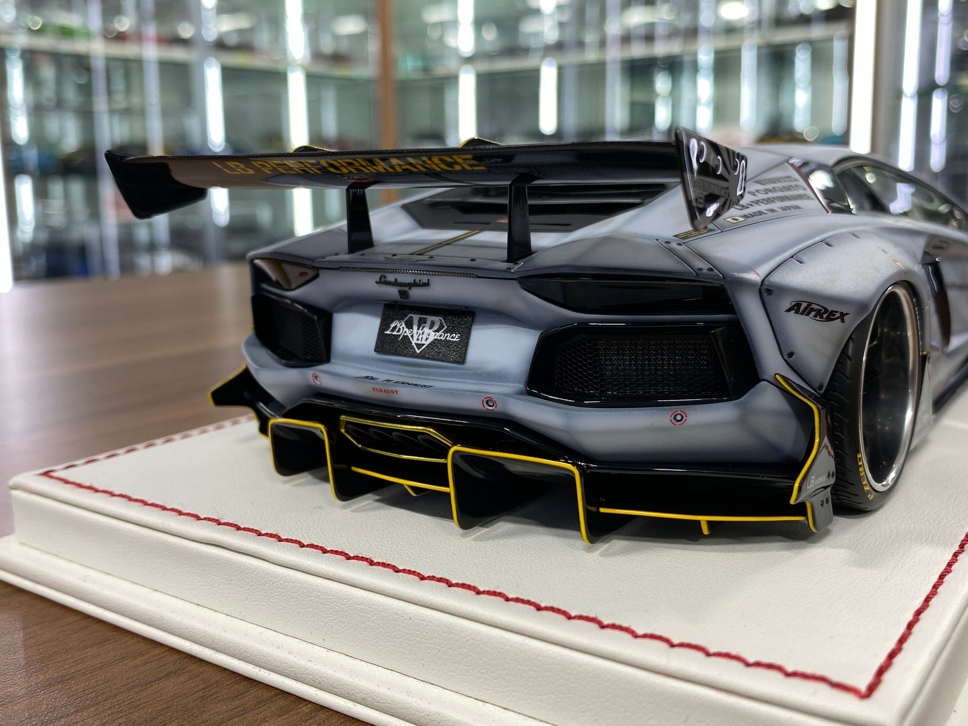 1/18 Davis & Giovanni Lamborghini Aventador 2.0 LB Performance Resin - Matt grey , Zero Fighter