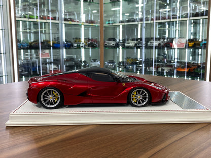 1/18 Resin Ferrari LaFerrari by Davis & Giovanni Candy red, matt black roof