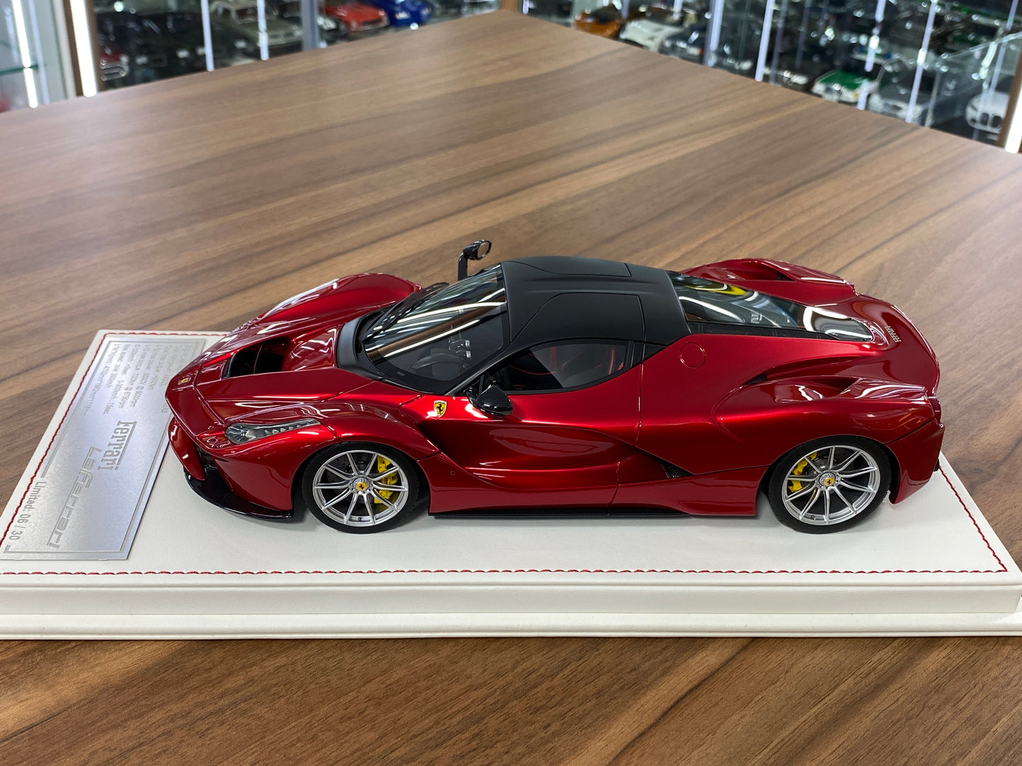 1/18 Resin Ferrari LaFerrari by Davis & Giovanni Candy red, matt black roof
