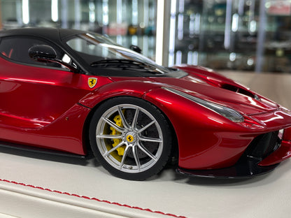 1/18 Resin Ferrari LaFerrari by Davis & Giovanni Candy red, matt black roof