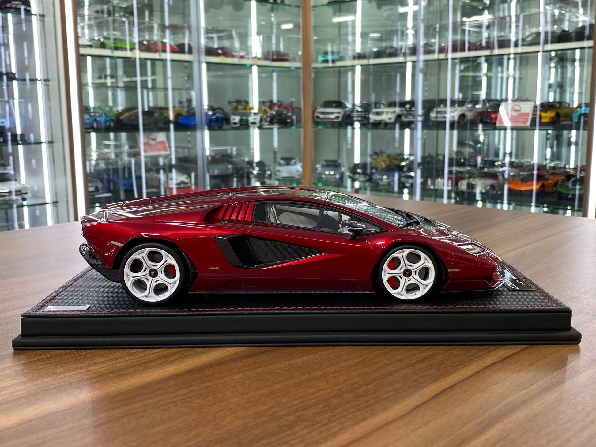 1/18 Resin MR Collection Lamborghini Countach LPi 800-4 Rosso Efesto- Limited 49 pcs