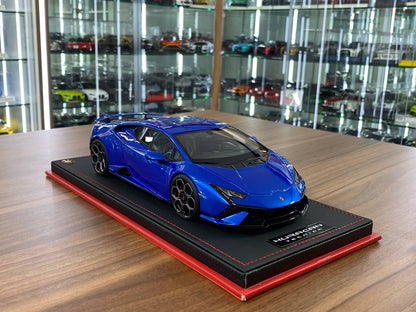 Lamborghini Huracán Tecnica 1:18 resin model in Blue Nethuns – limited edition sealed-body collectible available in Dubai