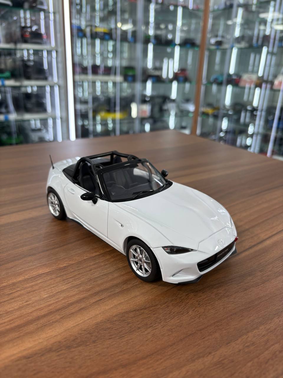 Mazda MX‑5 Roadster – White – 1:18 Diecast Model – First 18 Models