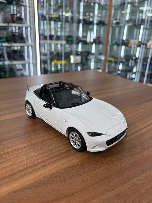 Mazda MX‑5 Roadster – White – 1:18 Diecast Model – First 18 Models