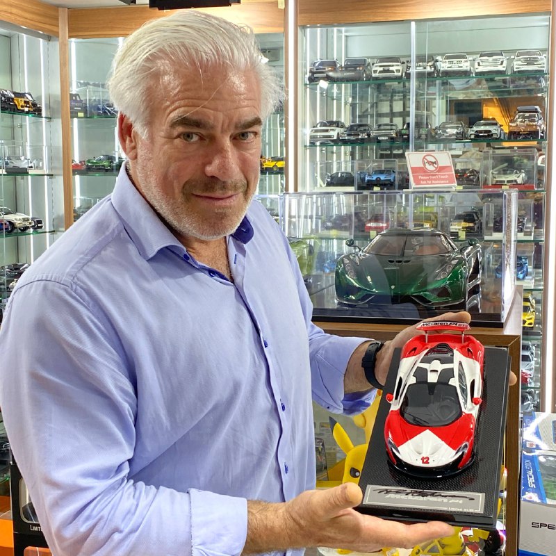 McLaren P1 #12 Dino Models 1:18 Resin Model – Signed by Frank Stephenson – Limited Edition