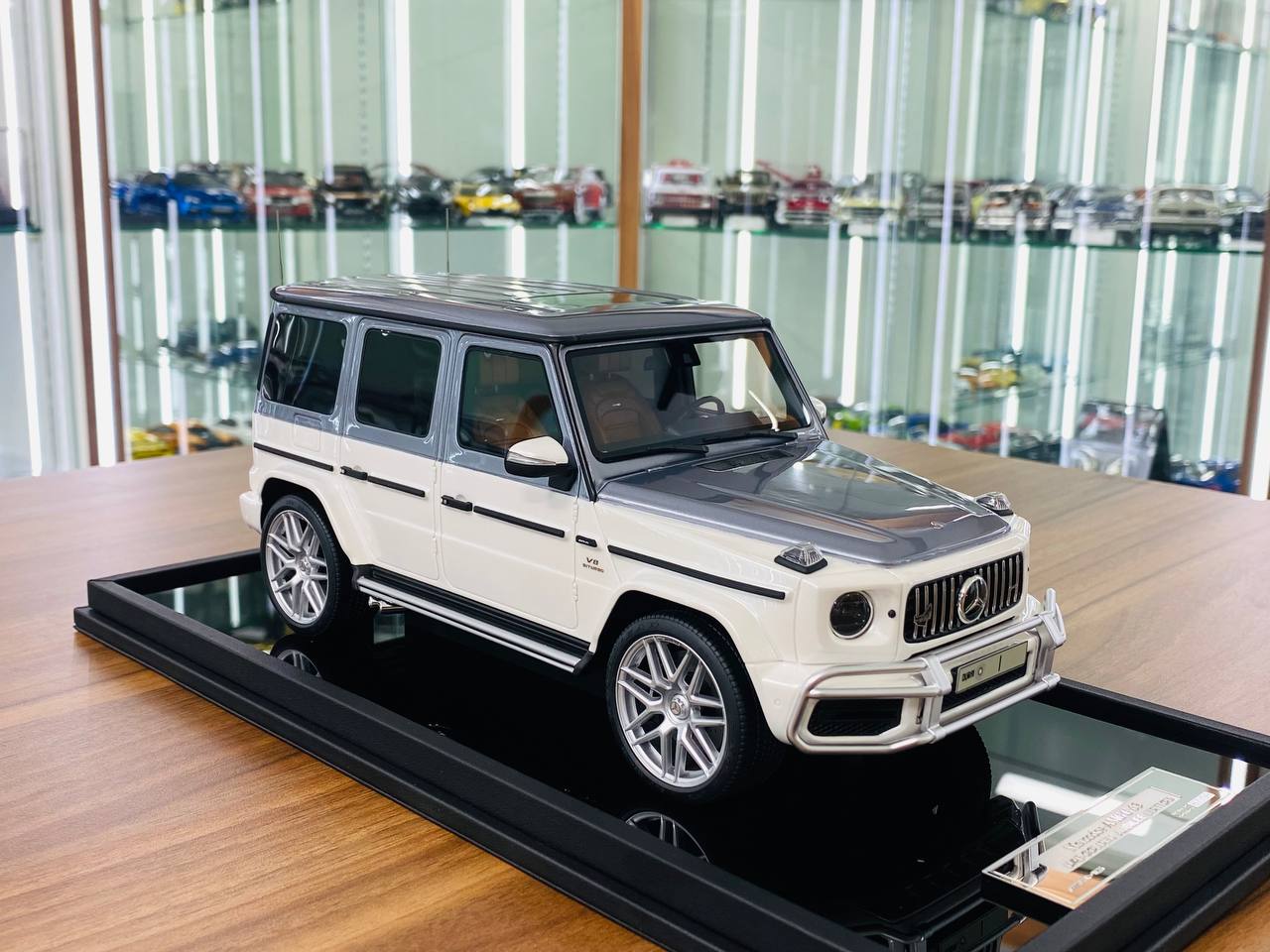 Mercedes Benz G63 AMG UAE Golden Jubilee resin model car – Motor Helix 1:18 Silver/White Dubai edition