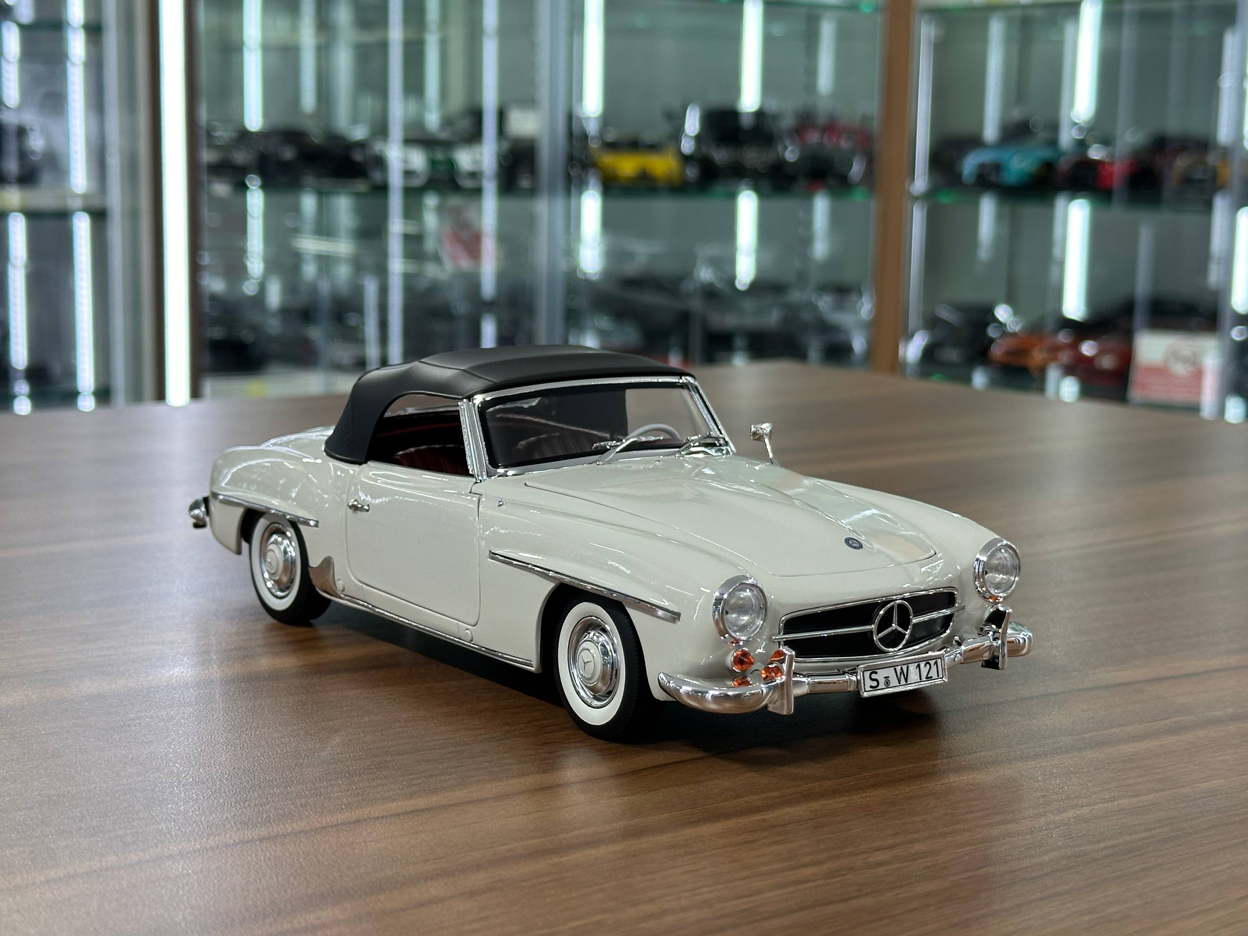 Mercedes-Benz 190 SL Cabriolet W121 – 1:18 Diecast Dealer Edition
