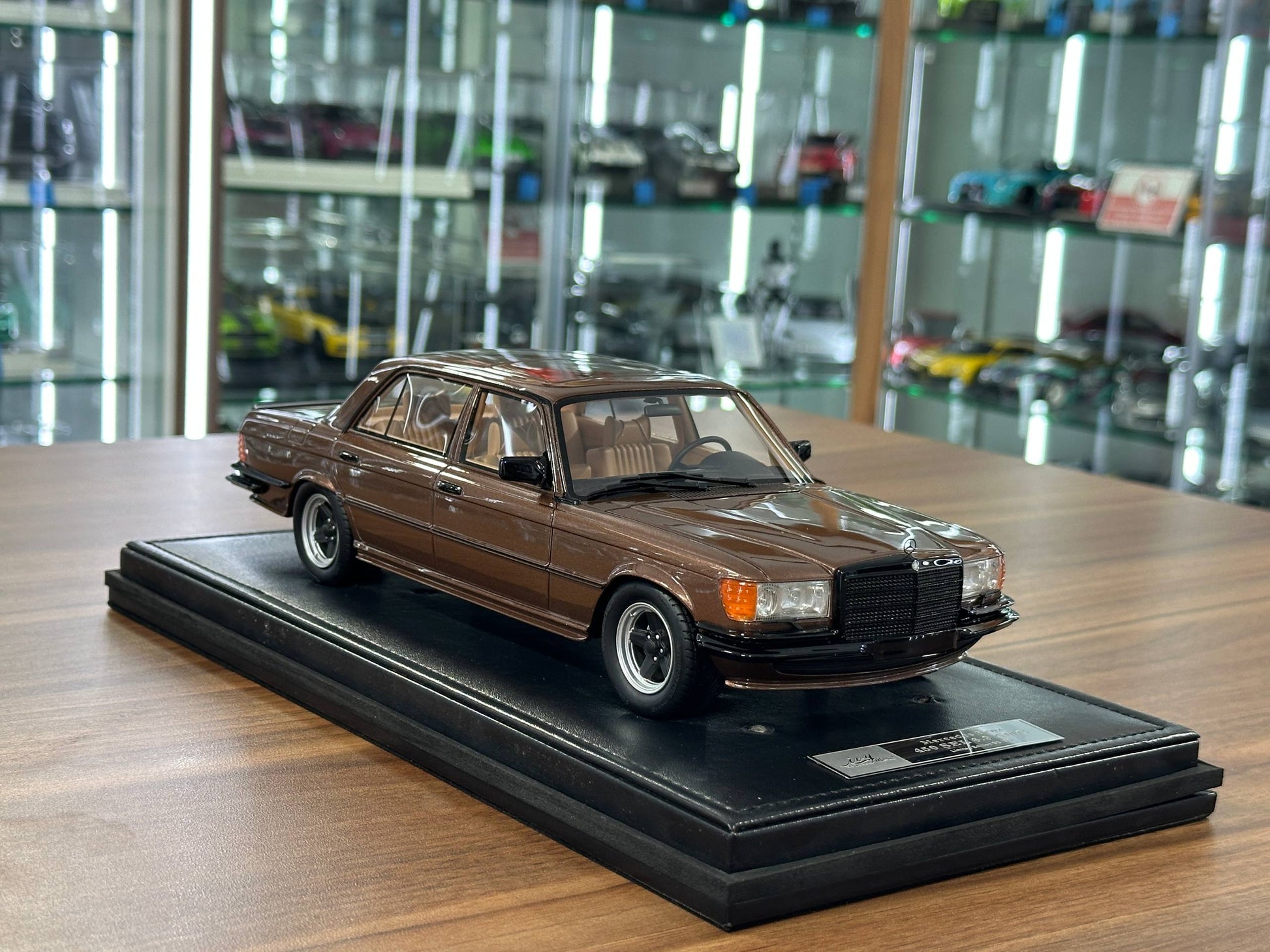 Mercedes-Benz 450 SEL 6.9 AMG – 1:18 IVY Resin Model Brown Non-Opening Dubai GCC Collectors