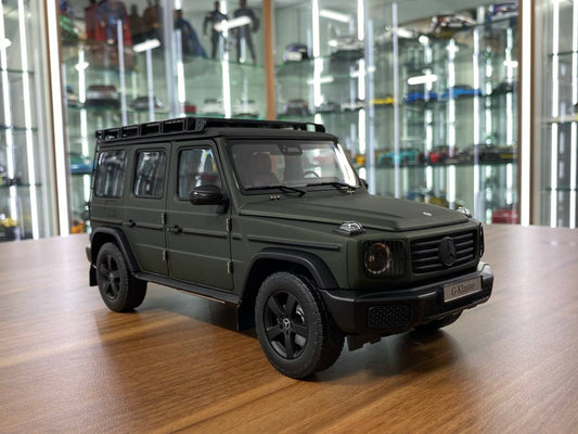 1/18 metal diecast Norev Dealer Edition Mercedes-Benz G 500 Color MANUFAKTUR olive magno