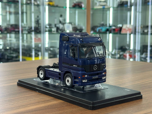 Mercedes‑Benz Actros MP1 1995 – Dark Blue – 1:43 Diecast Model – ixo Models