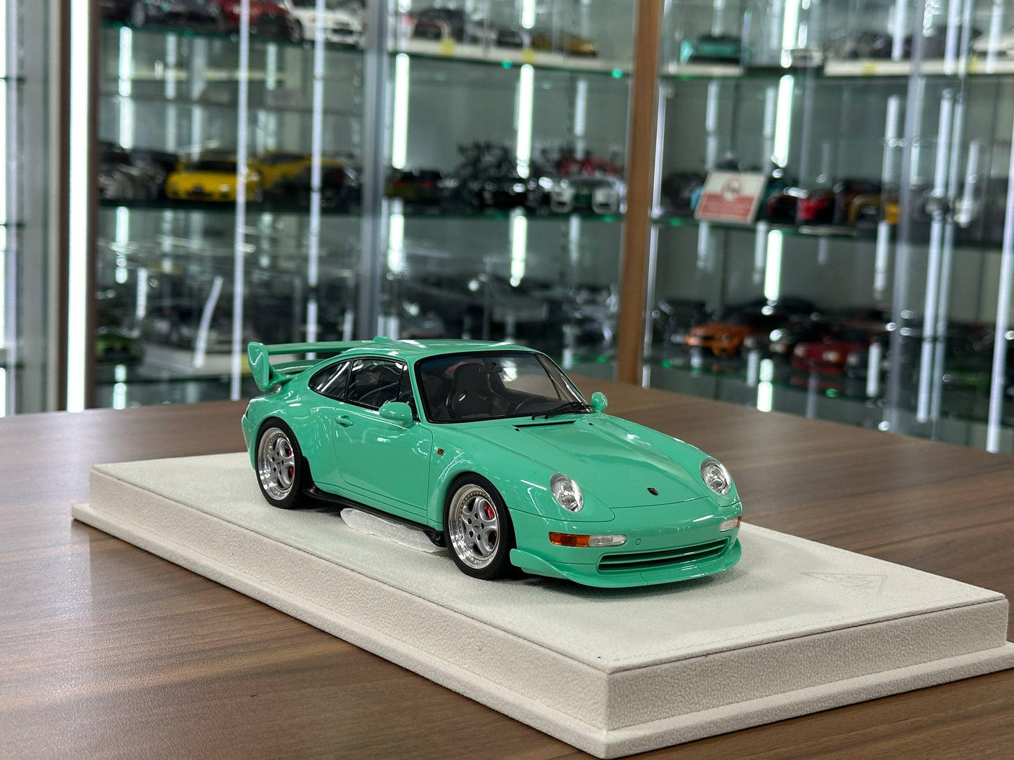Porsche 911 (993) Carrera RS 1995 Japan Ver. 1:18 Resin Model – Mint Green – Make Up Models