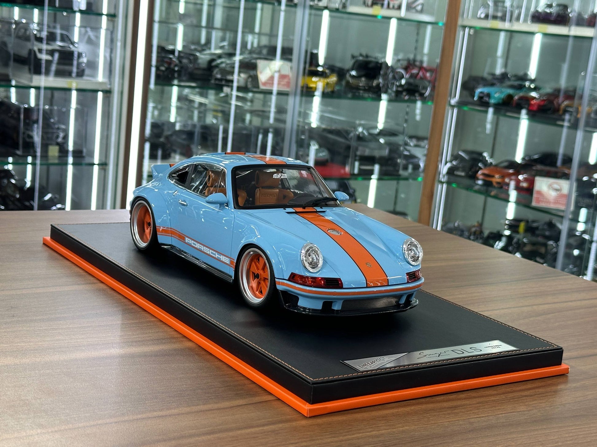 Porsche Singer DLS resin model car – Ivy Image 1:12 Gulf Blue with opening back engine hood Dubai edition