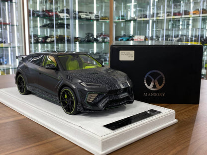 Timothy & Pierre Lamborghini Urus Venatus MANSORY 1:18 resin model in Grey Matt / Green – limited edition for Dubai collectors