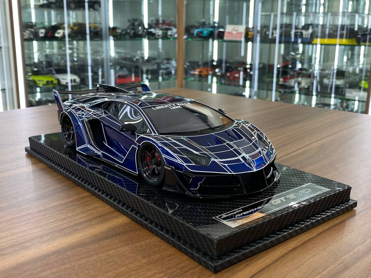 VIP Models Lamborghini Aventador GT EVO LBWK 1:18 resin model in Blue Elephant Pattern – limited edition for Dubai collectors