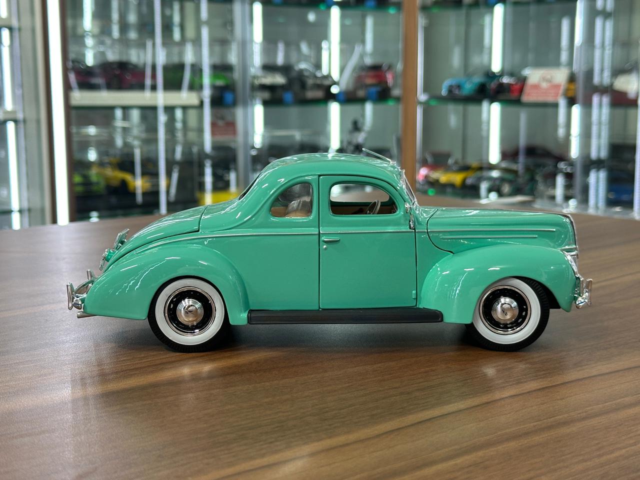 1/18 Diecast Maisto Ford Delix 1939 in Green