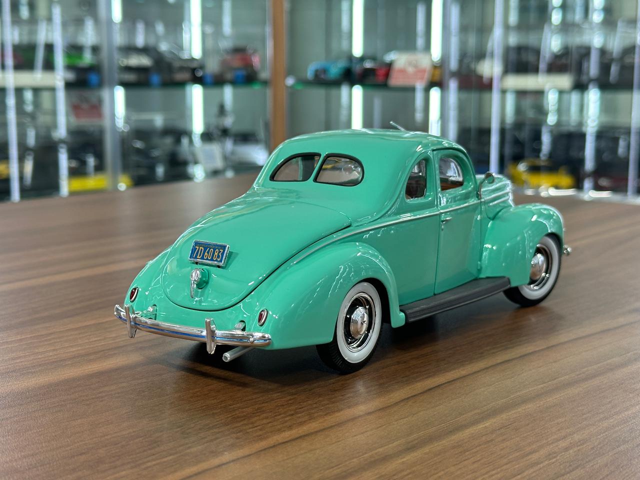 1/18 Diecast Maisto Ford Delix 1939 in Green
