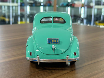 1/18 Diecast Maisto Ford Delix 1939 in Green