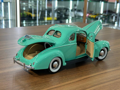 1/18 Diecast Maisto Ford Delix 1939 in Green