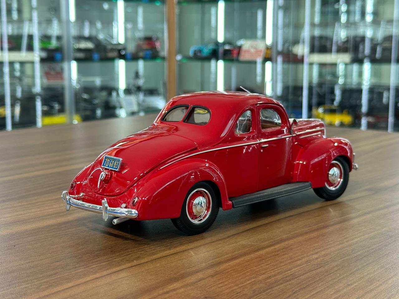 1/18 Diecast Maisto Ford Delix 1939 in Red