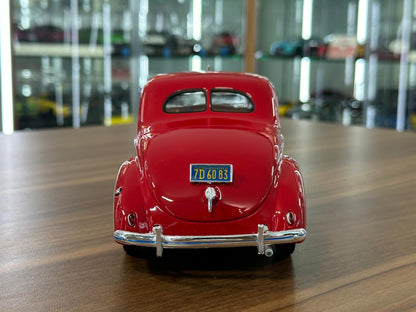 1/18 Diecast Maisto Ford Delix 1939 in Red